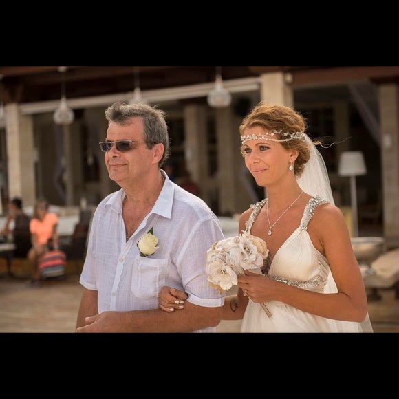 Wedding dress by the designer Anna Campbell
